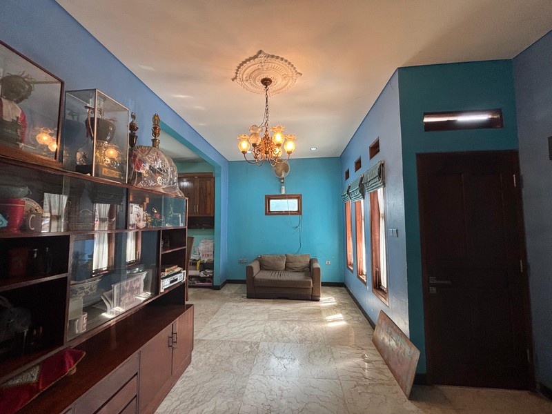 Rumah Besar 2 Lantai di Jl. Raya Bogor Kramatjati Jak Tim