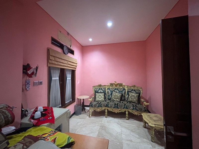 Rumah Besar 2 Lantai di Jl. Raya Bogor Kramatjati Jak Tim