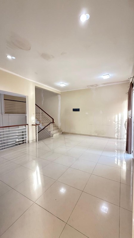 Rumah Bagus di Bintaro Jaya dengan KT 4+1 KM 3+1 Surat SHM @Sektor 7
