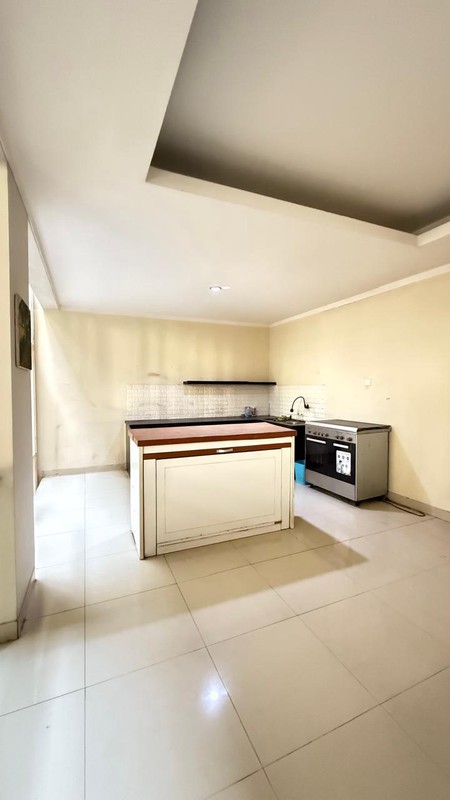 Rumah Bagus di Bintaro Jaya dengan KT 4+1 KM 3+1 Surat SHM @Sektor 7