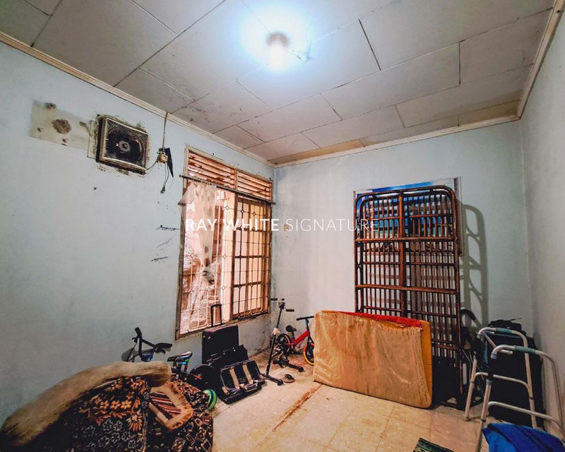 Dijual Rumah Hitung Tanah di Ciledug