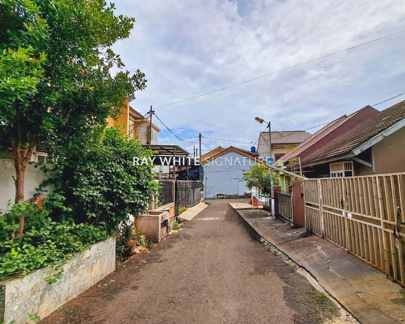 Dijual Rumah Hitung Tanah di Ciledug