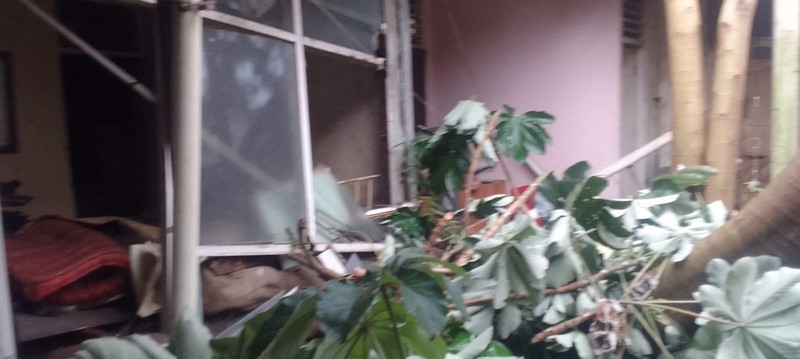 Rumah Hitung Tanah, LT 720 m2 Cocok Dijadikan Kos2an Dekat Mal PGC, Di Kramat Jati