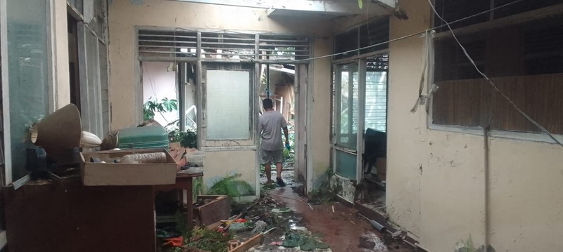 Rumah Hitung Tanah, LT 720 m2 Cocok Dijadikan Kos2an Dekat Mal PGC, Di Kramat Jati