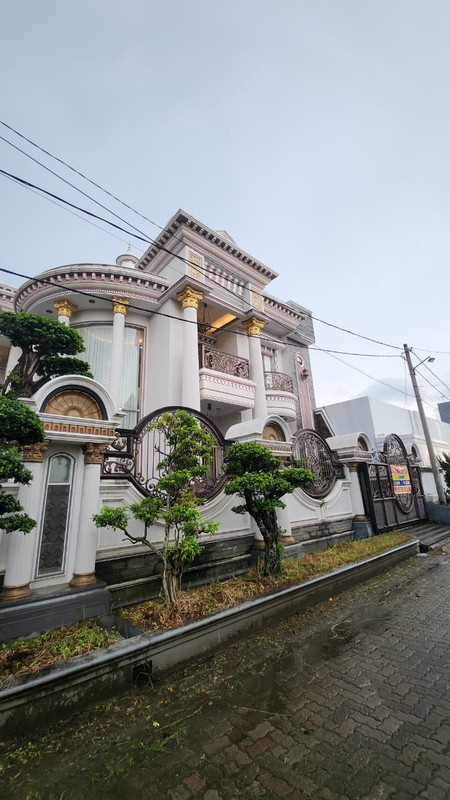 Rumah Mewah Kedamaian One Gate Sistem