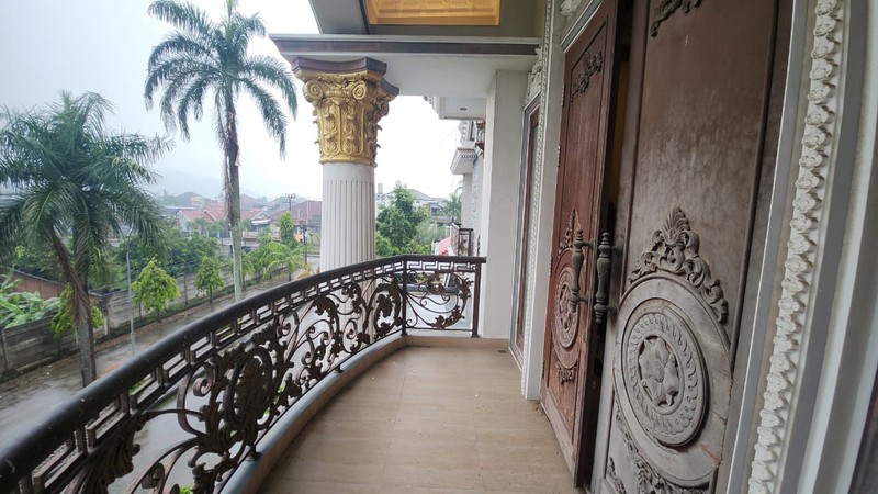 Rumah Mewah Kedamaian One Gate Sistem