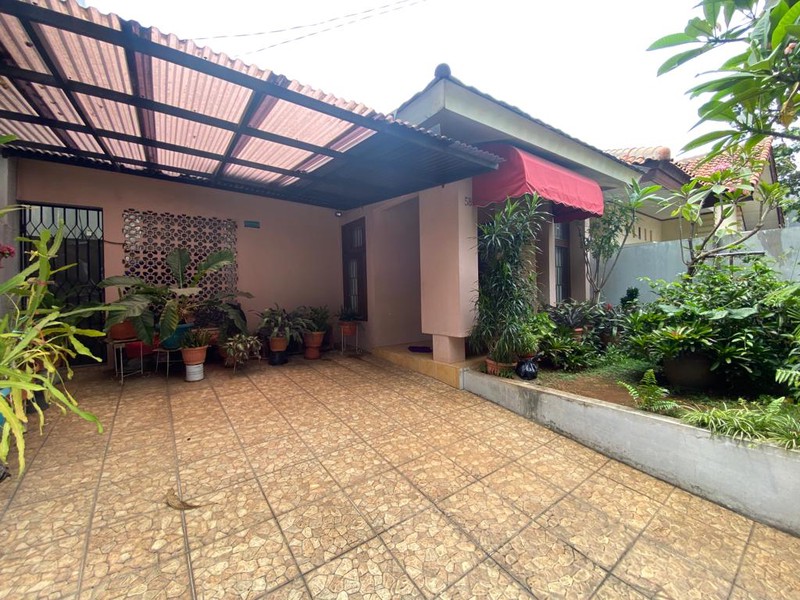 Rumah Terawat 1 Lantai Dengan Ruang Luas di Cinere Dekat Tol Desari