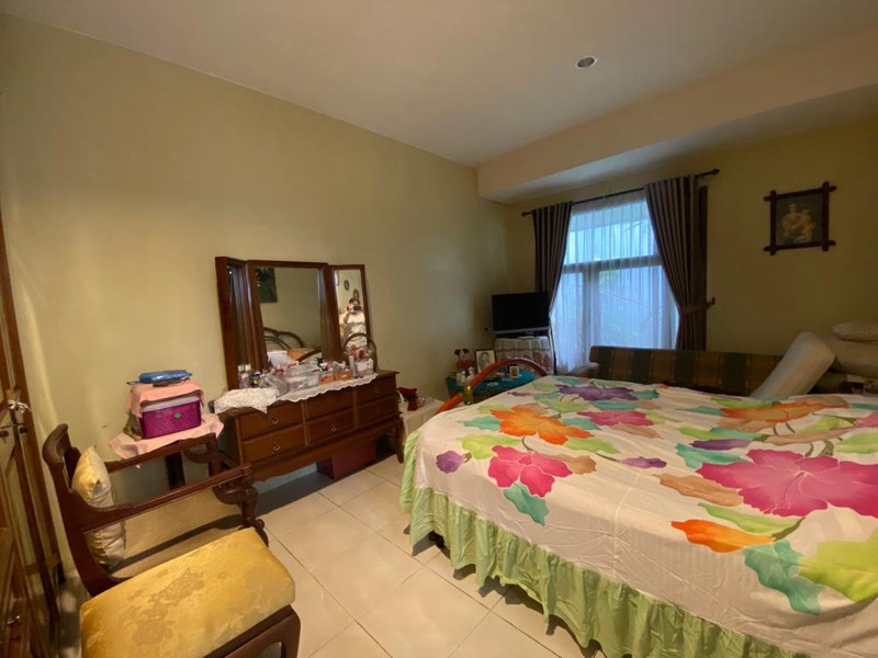 Rumah Terawat 1 Lantai Dengan Ruang Luas di Cinere Dekat Tol Desari