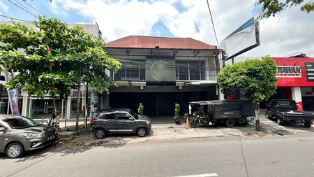  Disewakan Ruko 2 Lantai Dengan Area Parkir Luas Di Jalan Utama Magelang.