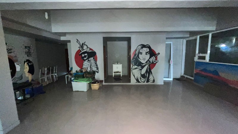  Disewakan Ruko 2 Lantai Dengan Area Parkir Luas Di Jalan Utama Magelang.