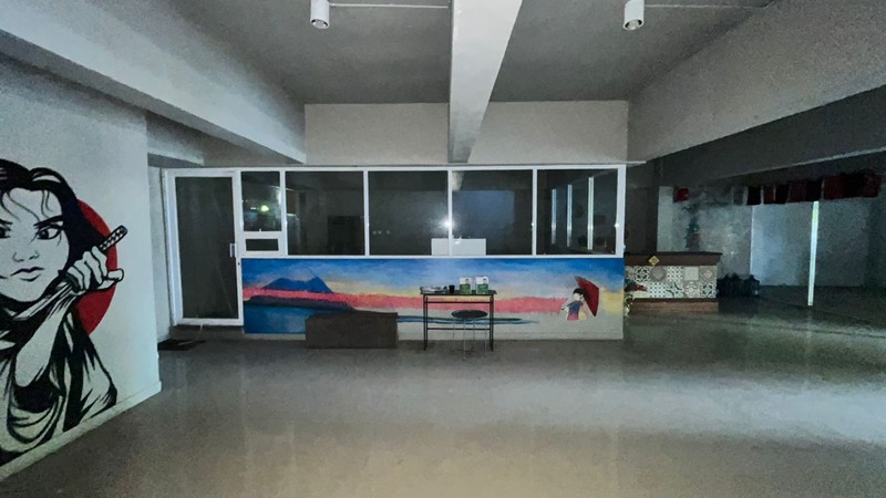  Disewakan Ruko 2 Lantai Dengan Area Parkir Luas Di Jalan Utama Magelang.