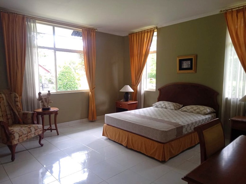 Rumah Mewah di Villa Rancamaya Golf Estate - View Hijau & Lingkungan Eksklusif