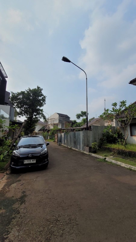 Rumah Siap Huni ada Pool di dalam nya dengan Hunian Nyaman dan Asri di Bintaro Sektor 9