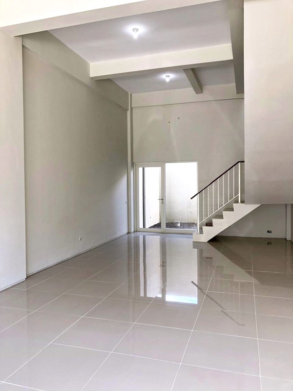 Disewakan Ruko North West Boulevard Nv7 Surabaya Barat - 3 Lantai - Parkiran Luas Dekat Sekolah Citra Kasih, Sport Center, Bukit Palma Citraland, Sekolah Citra Bekat