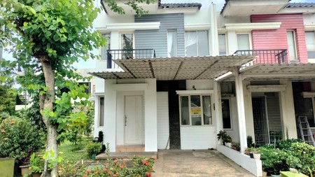 Hot Rent. Rumah bagus Residence One, posisi hoek.. 