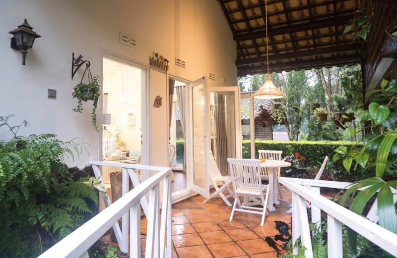 Dijual Rumah Villa Grand Trawas blok D- Mojokerto JATIM - dekat Grand Whiz -BARU RenoV Desain Attic Room 1 Lantai Full Furnished Modern 