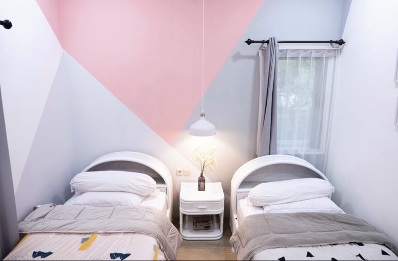 Dijual Rumah Villa Grand Trawas blok D- Mojokerto JATIM - dekat Grand Whiz -BARU RenoV Desain Attic Room 1 Lantai Full Furnished Modern 