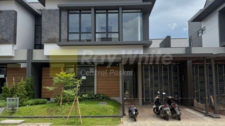 Rumah di Cluster Nilapadmi Kota Baru Parahyangan