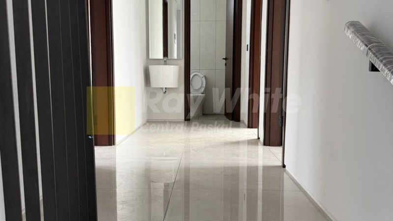 Rumah di Cluster Nilapadmi Kota Baru Parahyangan