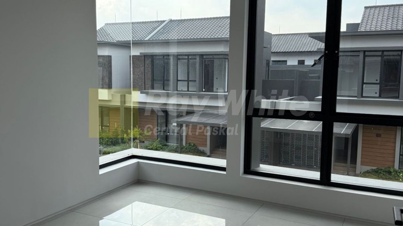 Rumah di Cluster Nilapadmi Kota Baru Parahyangan