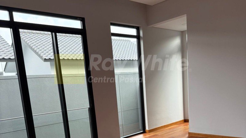 Rumah di Cluster Nilapadmi Kota Baru Parahyangan