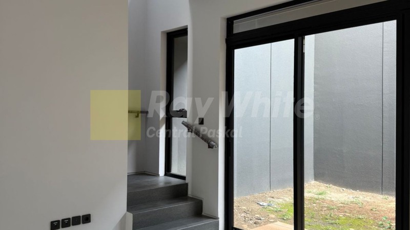 Rumah di Cluster Nilapadmi Kota Baru Parahyangan