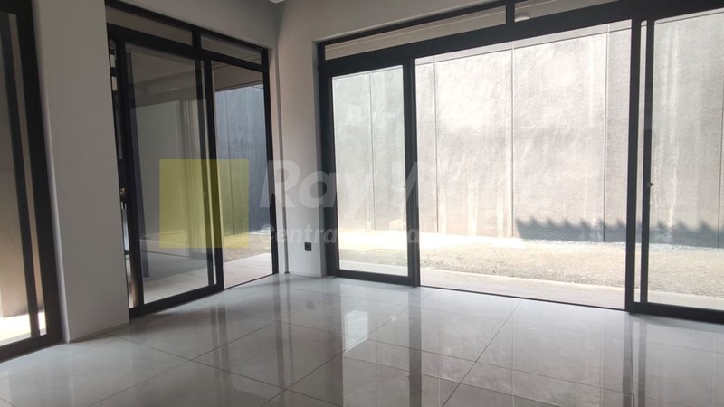 Rumah di Cluster Nilapadmi Kota Baru Parahyangan