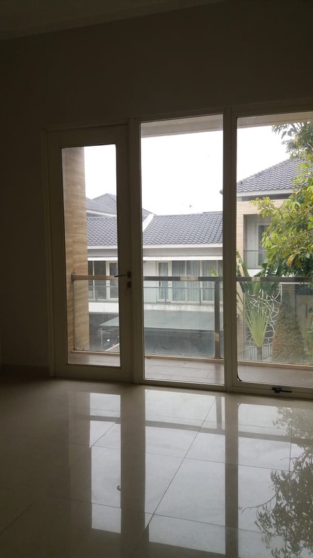 Rumah Bagus Siap Huni dan Asri di Kebayoran Essence, Bintaro Jaya Sektor 7