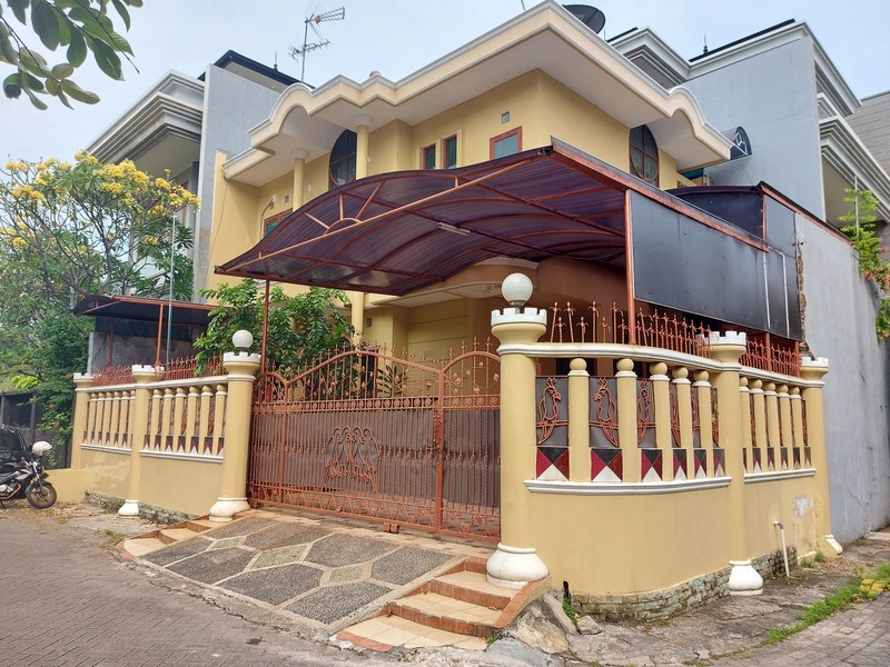 Rumah hoek 2 lantai 4 kamar, 3 WC di Taman Sunter Agung 2, Papanggo