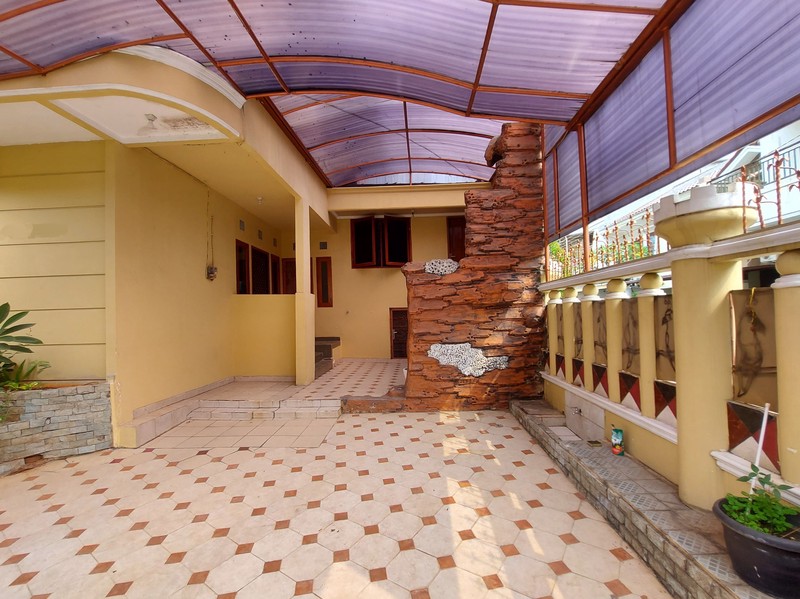 Rumah hoek 2 lantai 4 kamar, 3 WC di Taman Sunter Agung 2, Papanggo