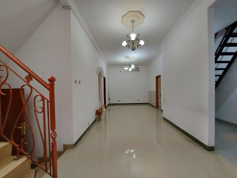 Rumah hoek 2 lantai 4 kamar, 3 WC di Taman Sunter Agung 2, Papanggo