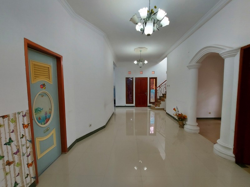 Rumah hoek 2 lantai 4 kamar, 3 WC di Taman Sunter Agung 2, Papanggo