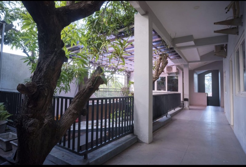 Dijual 554 m2 Rumah Surabaya Pusat Kota Jalan Trunojoyo - Dr.soetomo.- Tegalsari - Gaya Kuno Kolonial Belanda Instagramable - Surat SHM