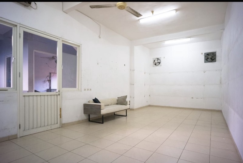 Dijual 554 m2 Rumah Surabaya Pusat Kota Jalan Trunojoyo - Dr.soetomo.- Tegalsari - Gaya Kuno Kolonial Belanda Instagramable - Surat SHM