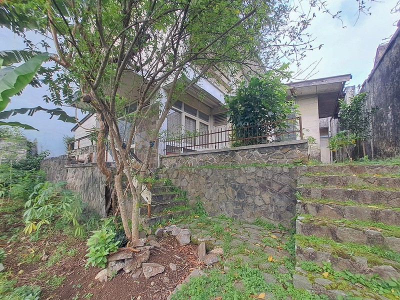 Rumah klasik di Bandung Wetan dekat Dago Juanda, Riau, Cihampelas