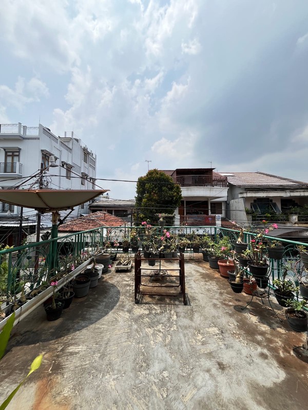 Dijual Rumah Cantik Siap Huni di Kramat Kwitang Jakarta Pusat