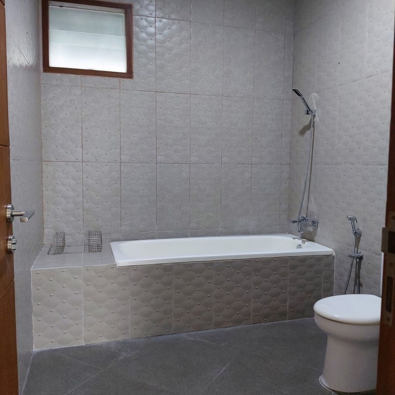 Dijual - Rumah cantik di dalam Townhouse