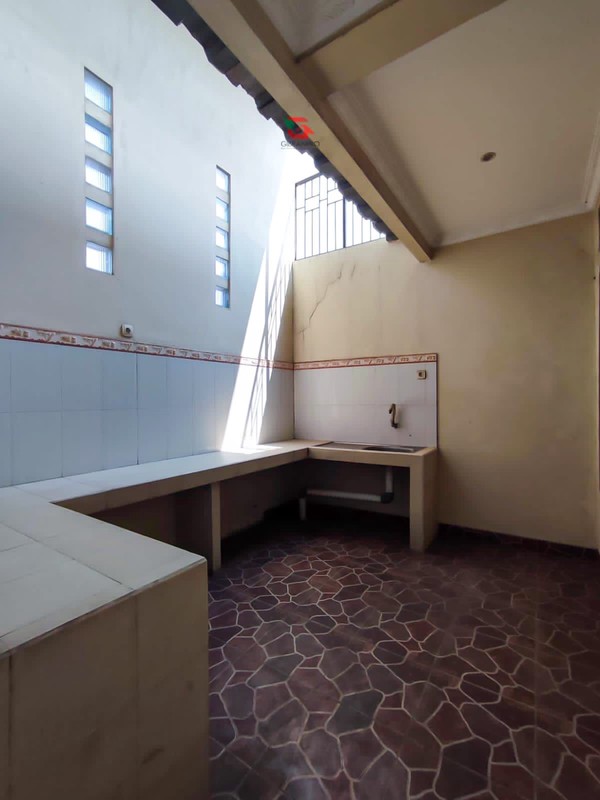 Di jual Rumah hitung tanah di Jl Masjid Al-Baido dkt psr Ciledug