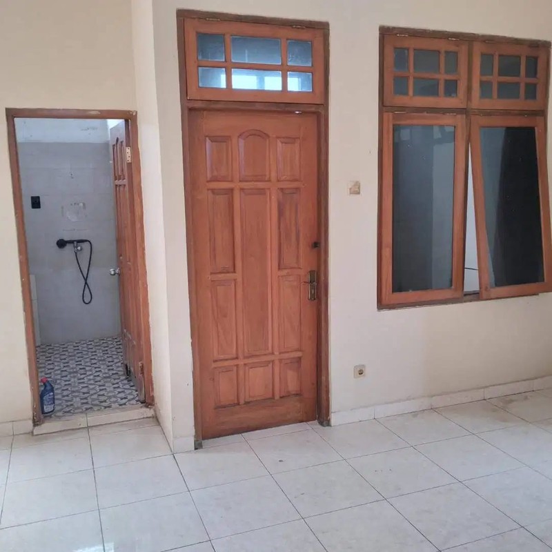  Disewakan Rumah 2 Lantai Strategis di Area Bisnis dan Kampus Sleman 