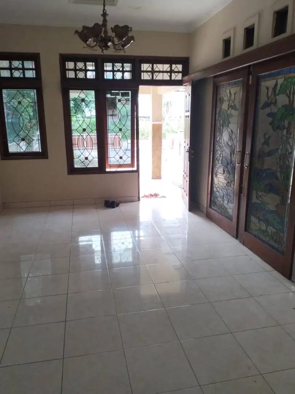  Disewakan Rumah 2 Lantai Strategis di Area Bisnis dan Kampus Sleman 