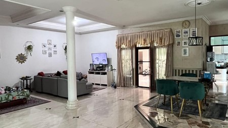 Rumah Setra Duta 2 lantai Sirkulasi Udara Bagus