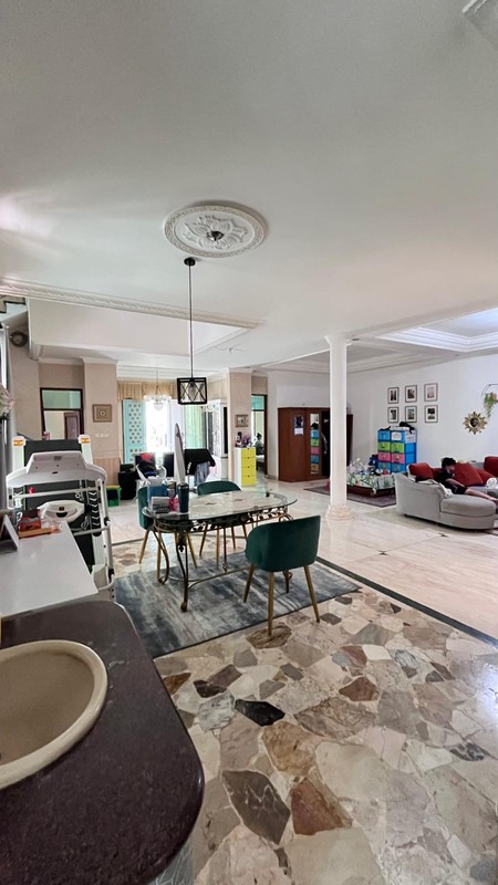 Rumah Setra Duta 2 lantai Sirkulasi Udara Bagus