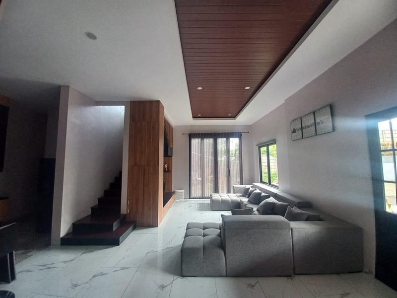 Rumah Bagus Di Neo Catalonia, Nusa Loka BSD Tangerang Selatan