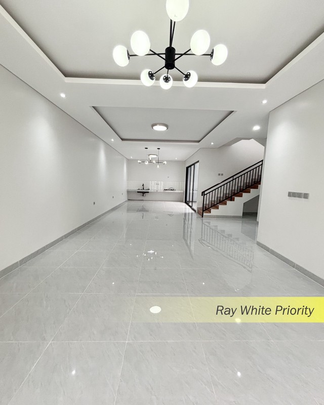 RUMAH MOODERN MINIMALIS DI BSD, TANGERANG SELATAN