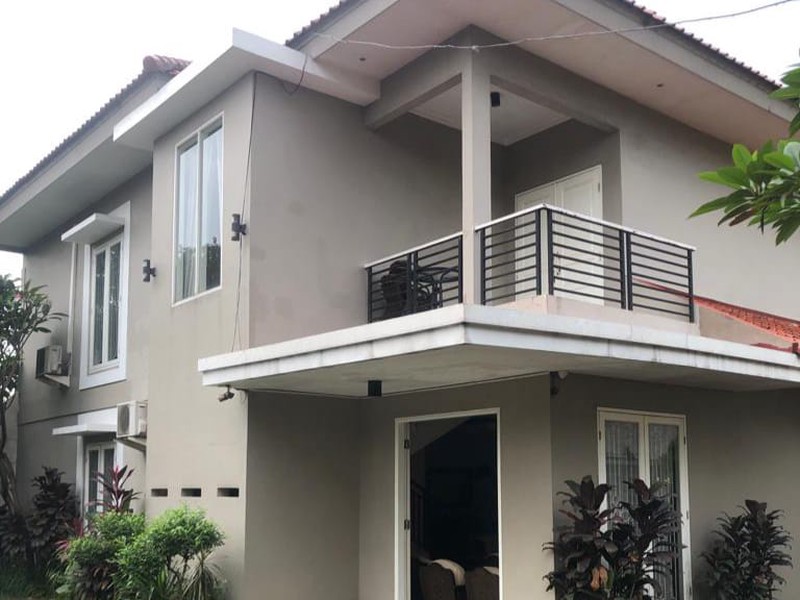 Rumah Cantik 2 Lantai di Ciputat, Lingkungan Tenang