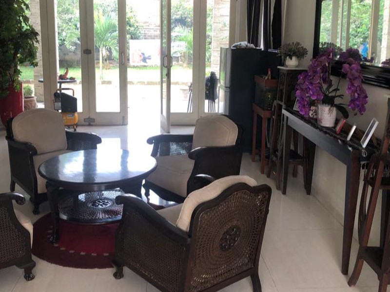 Rumah Cantik 2 Lantai di Ciputat, Lingkungan Tenang