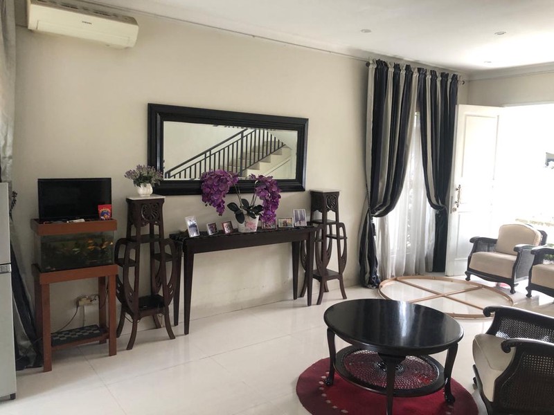 Rumah Cantik 2 Lantai di Ciputat, Lingkungan Tenang