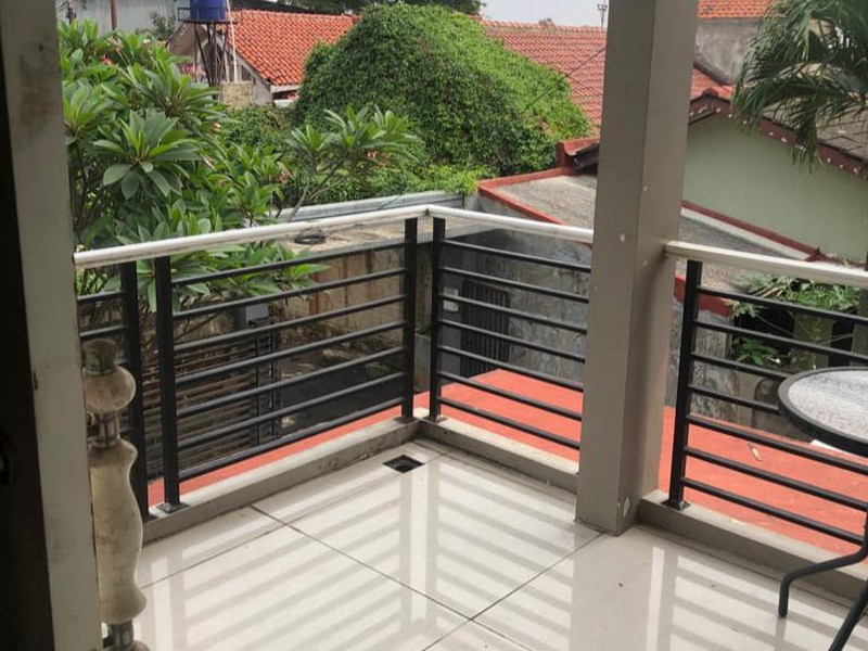 Rumah Cantik 2 Lantai di Ciputat, Lingkungan Tenang