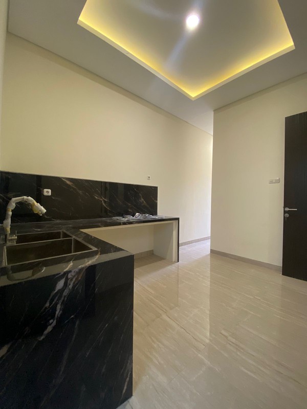 Dijual Rumah Baru Internasional Village Citraland Surabaya Dekat Gwalk, Sekolah Ciputra