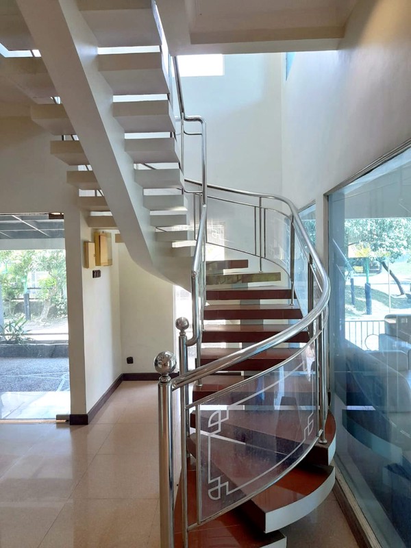 Dijual Rumah Hook Pinus Asri - Lembah Harapan Samping Wisata Bukit Mas Dekat Pakuwon Mall, Surabaya Grammer School , Binus